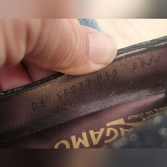 Salvatore Ferragamo Pumps in Black Size 8.5 - Picture 11 of 13